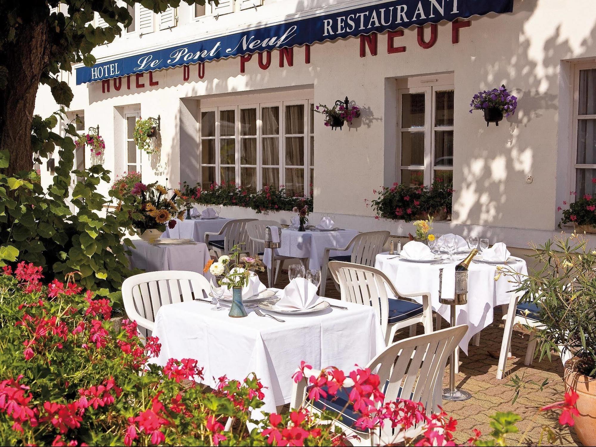 Logis Hotel Du Pont Neuf Le Veurdre Eksteriør billede