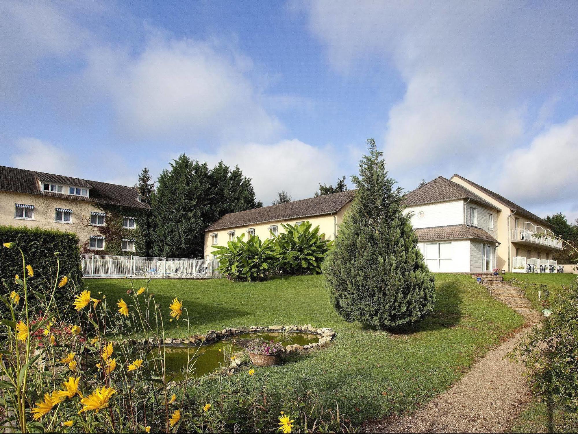 Logis Hotel Du Pont Neuf Le Veurdre Eksteriør billede