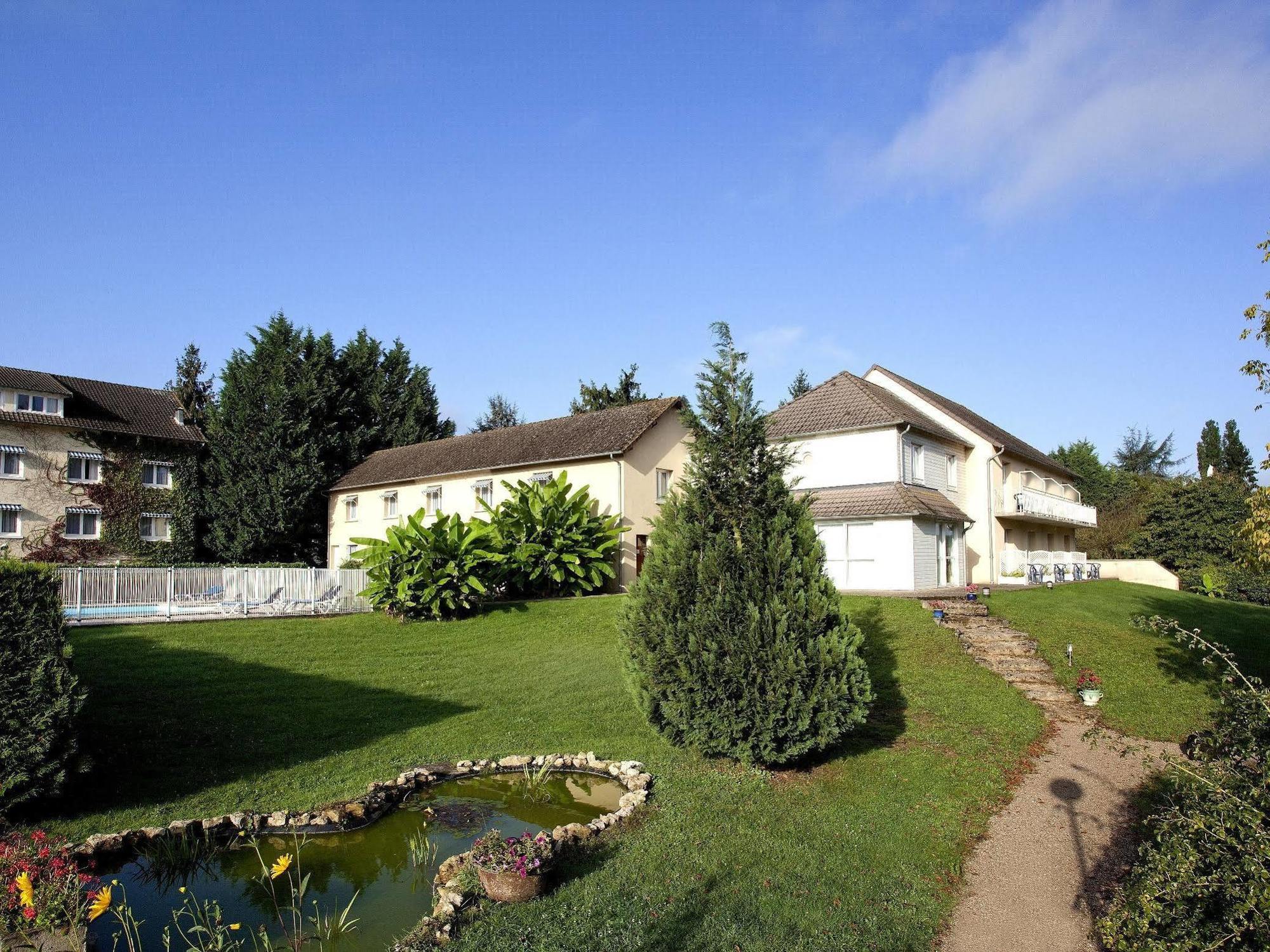 Logis Hotel Du Pont Neuf Le Veurdre Eksteriør billede