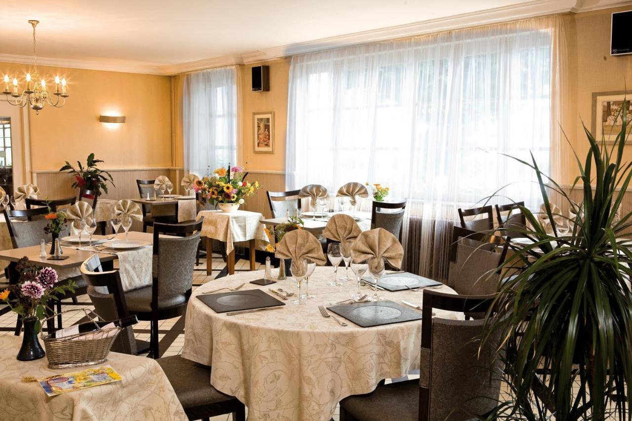 Logis Hotel Du Pont Neuf Le Veurdre Eksteriør billede